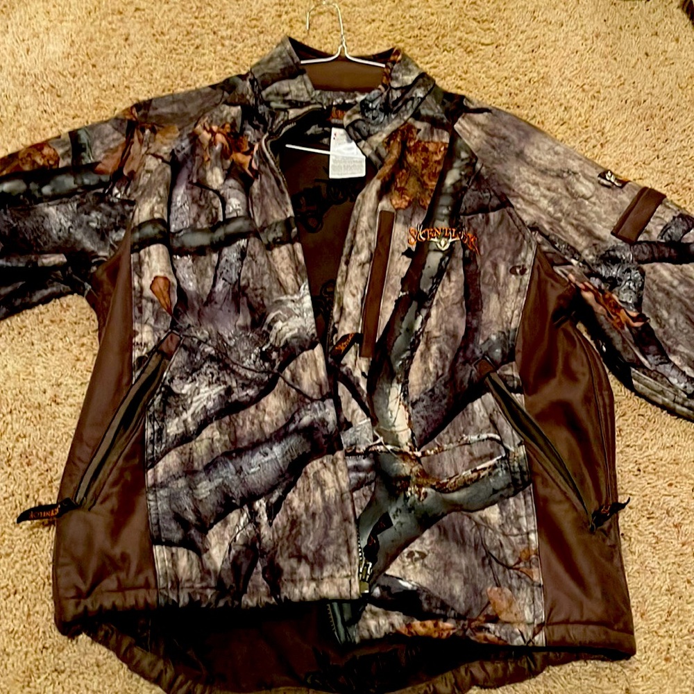 Scent lock means medium cami jacket used no rips.